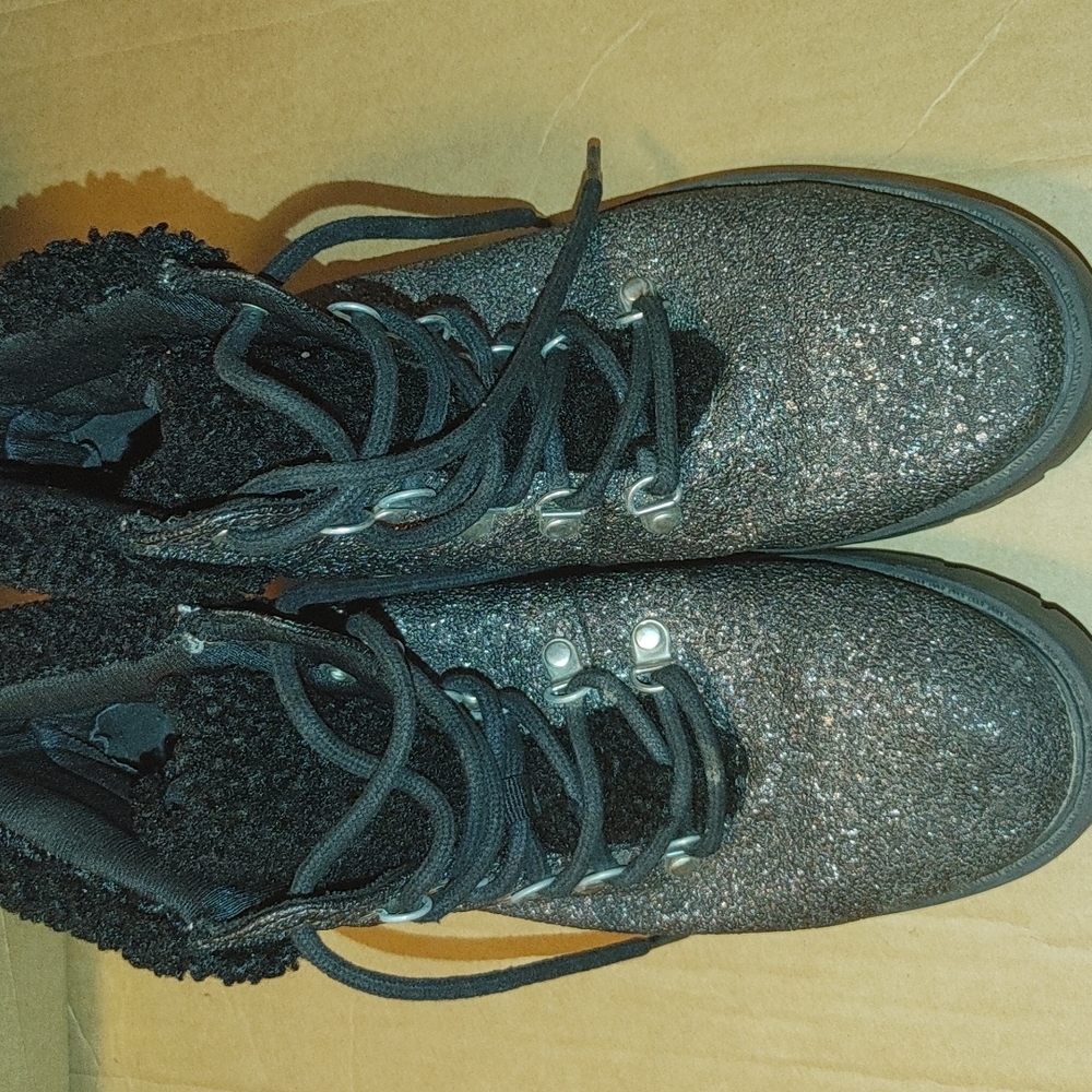 Shoedazzle boots